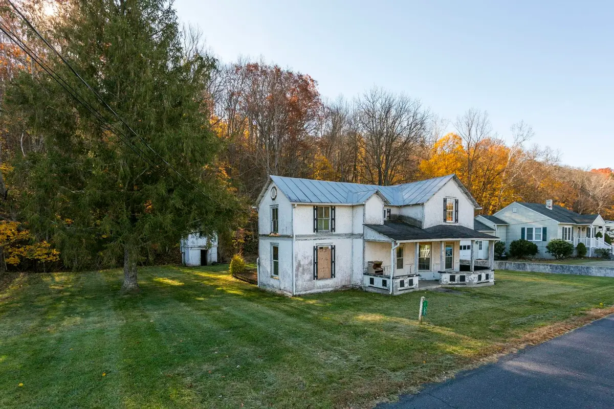 165 W Railroad Ave, Craigsville, VA 24430 - #1