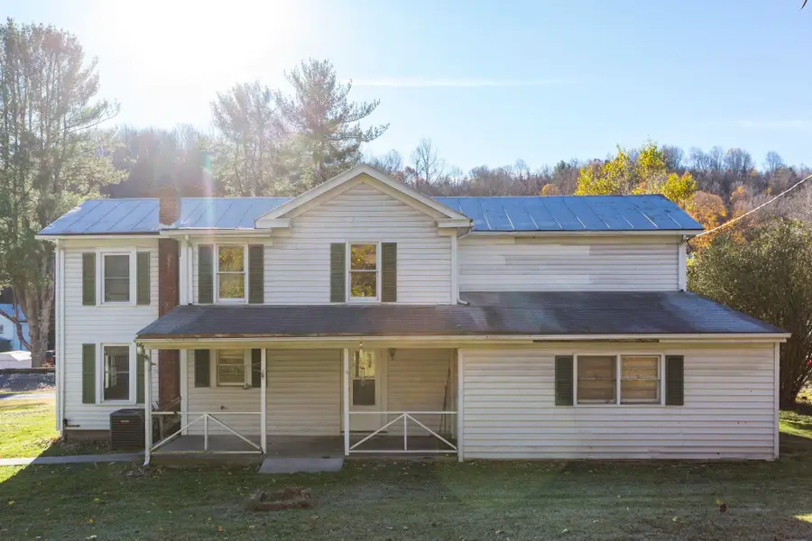 8 S Chestnut Ave, Craigsville, VA 24430 - #3