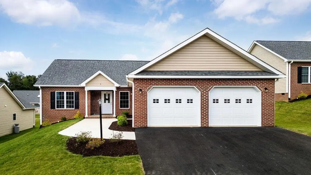 5 River Oak Dr, Staunton, VA 24401 - Image #1