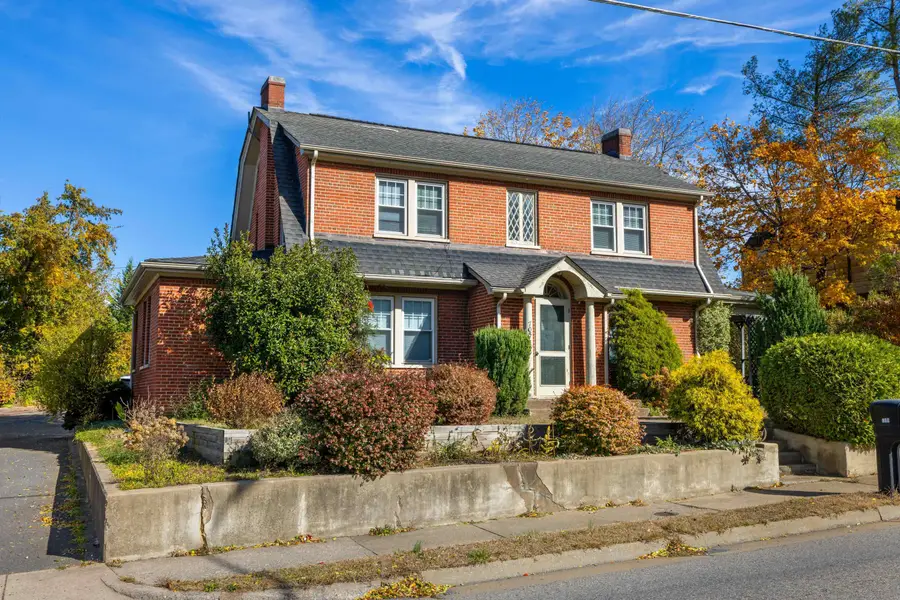 705 Richmond Ave, Staunton, VA 24401 - #2