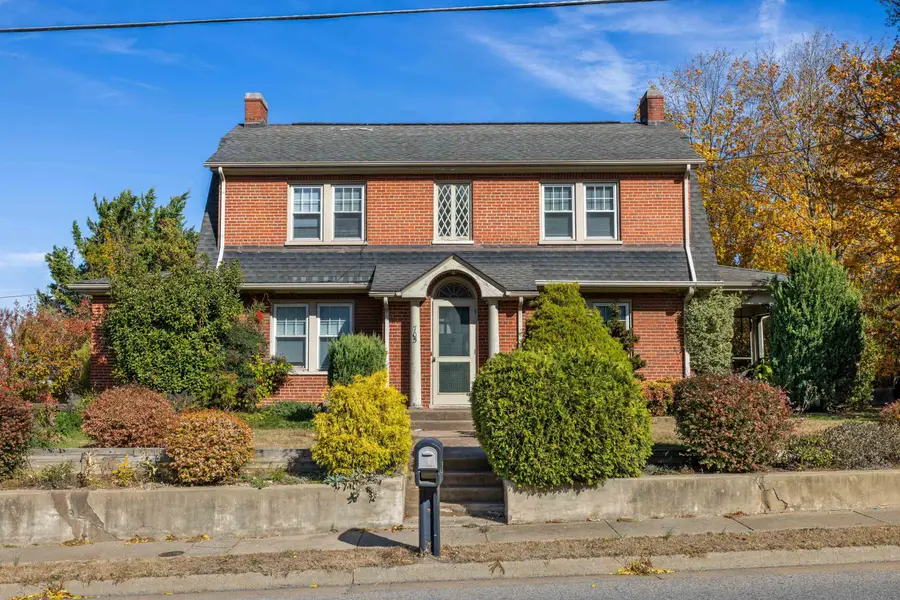 705 Richmond Ave, Staunton, VA 24401 - #3