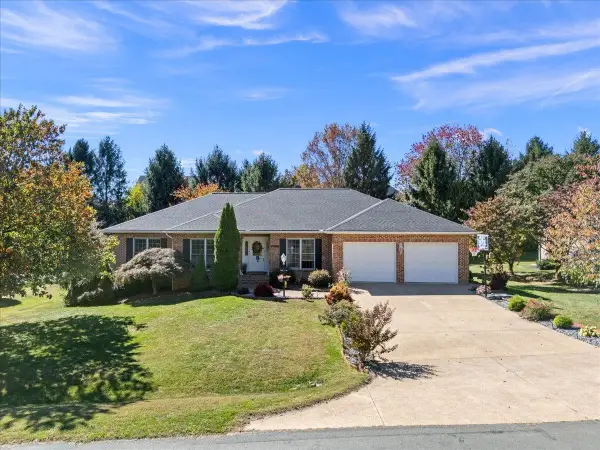 2915 Barrington Dr, Rockingham, VA 22801