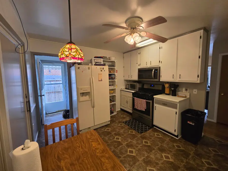 351 Campbell St, Staunton, VA 24401 - #3