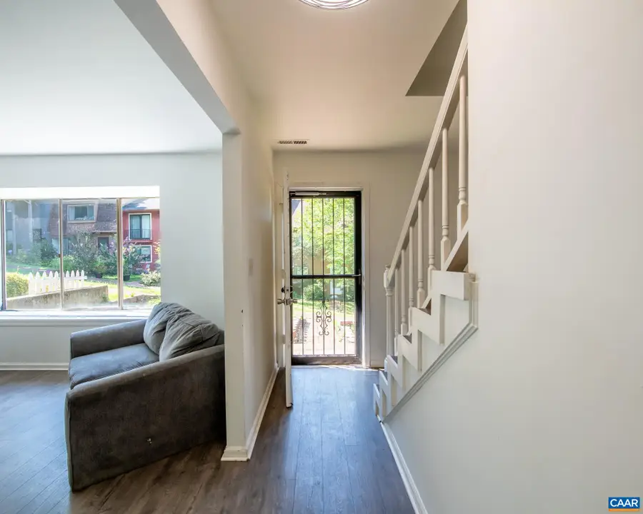 28 Woodlake Dr, Charlottesville, VA 22901 - #3