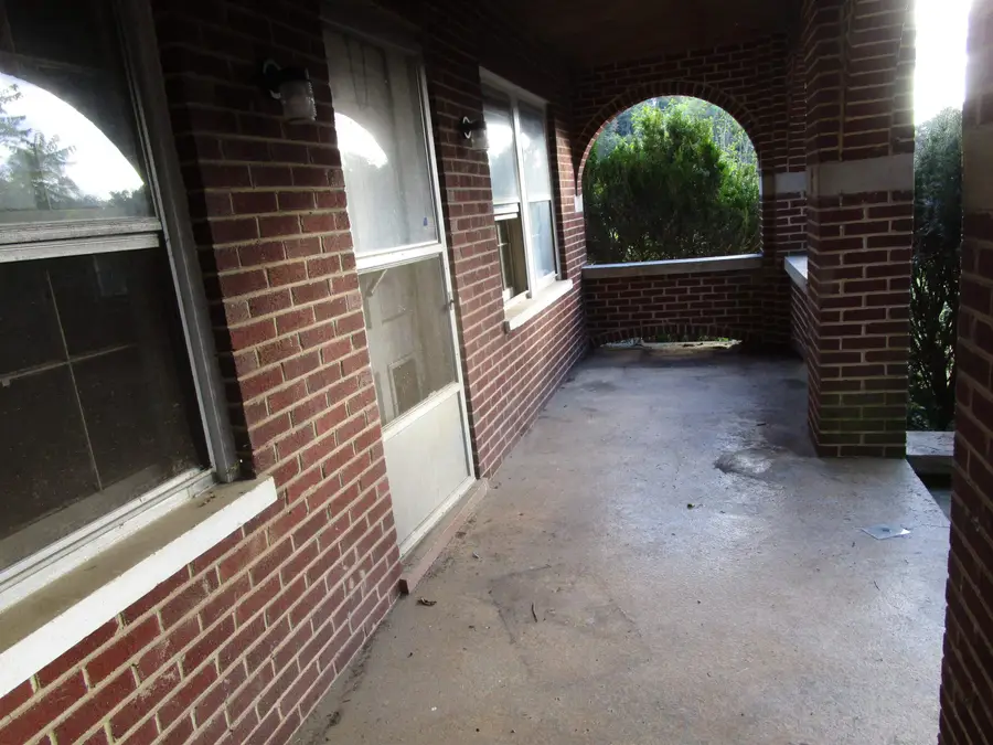 255 Berry Farm Rd, Staunton, VA 24401 - Image #2