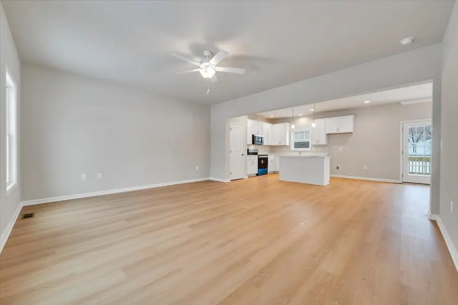 208 Wexford St, Staunton, VA 24401 - #3