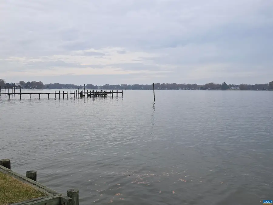 17 Evergreen Dr, Colonial Beach, VA 22443 - Image #3
