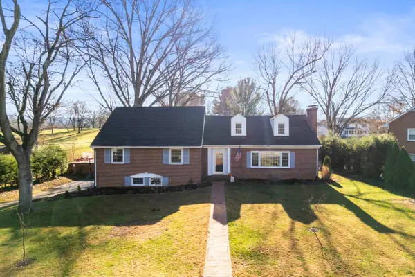 1220 Chatham Rd, Waynesboro, VA 22980