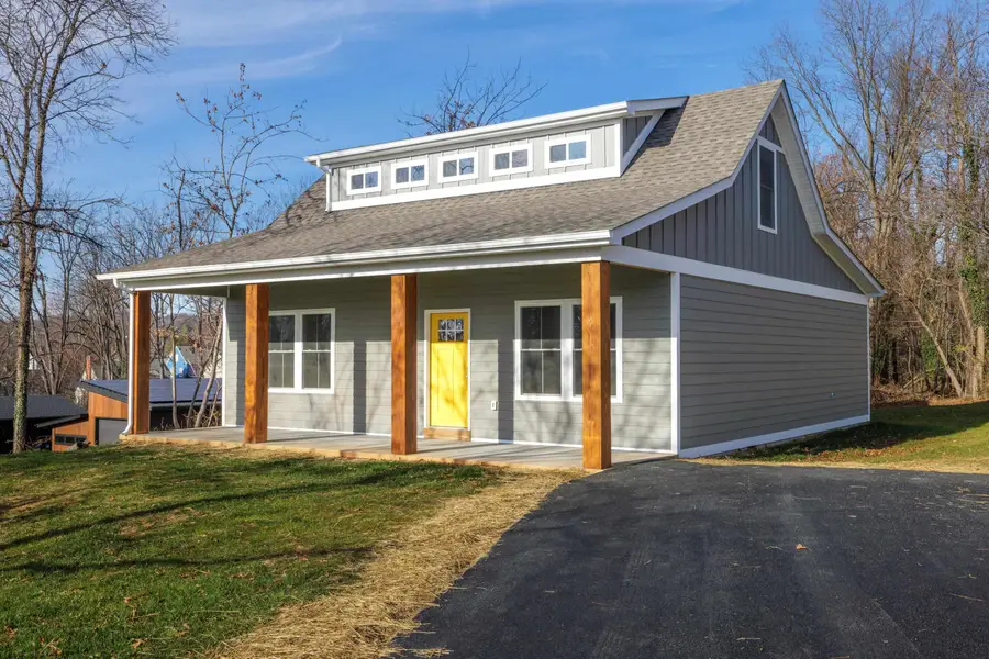 113 Frazier St, Staunton, VA 24401 - Image #2