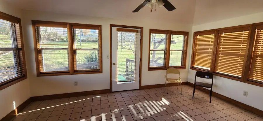 303 Old Greenville Rd, Staunton, VA 24401 - Image #2