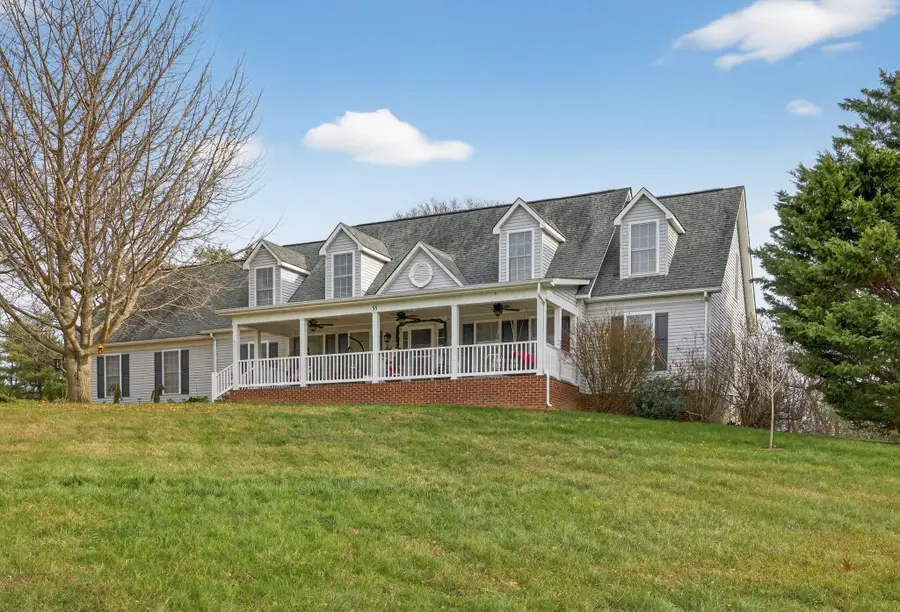 55 Emerson Pl, Fairfield, VA 24435 - #3