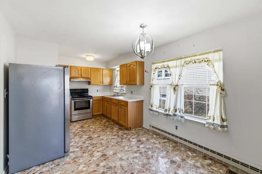 502 Seventh St, Elkton, VA 22827 - #2