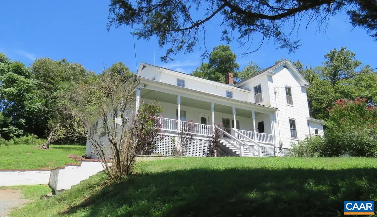 740 Canal St, Scottsville, VA 24590 - #1