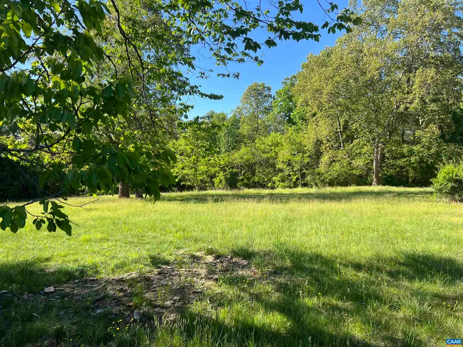 2812 Secretarys Rd, Scottsville, VA 24590 - #2