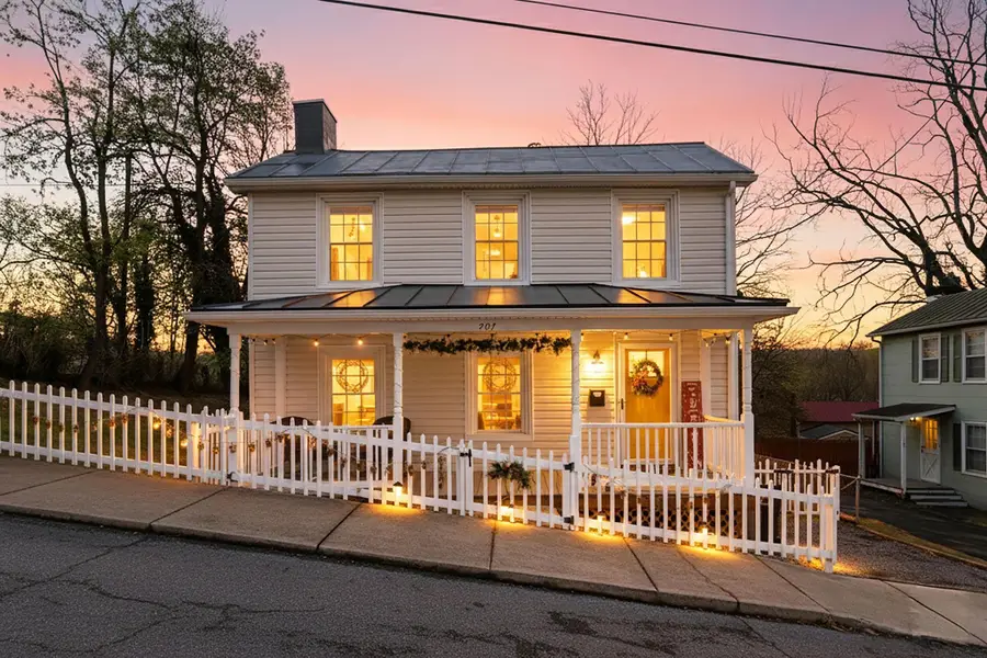 207 Reservoir St, Staunton, VA 24401 - #2