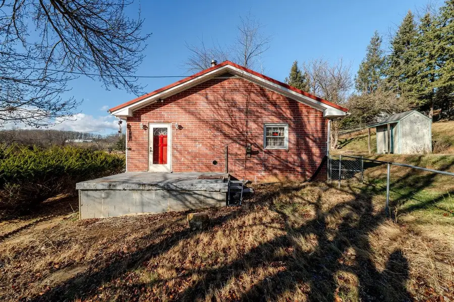 120 Shutterlee Mill Ln, Staunton, VA 24401 - #2