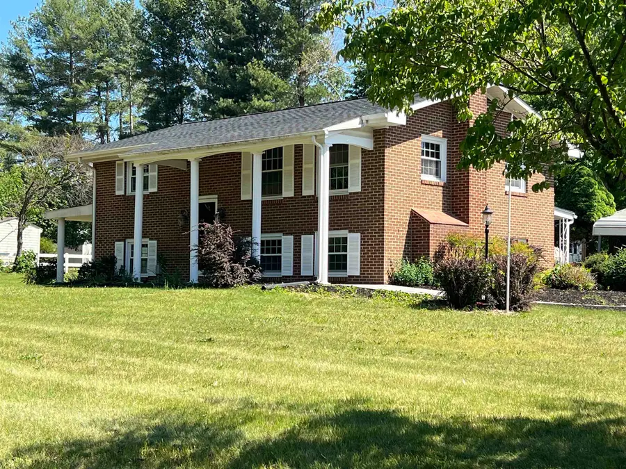 12 Essex Rd, Grottoes, VA 24441 - #2