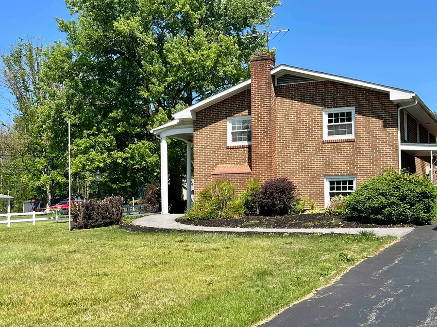 12 Essex Rd, Grottoes, VA 24441 - #3