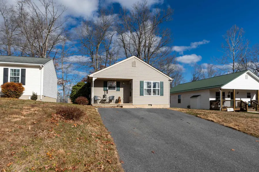 1625 D St, Waynesboro, VA 22980 - Image #2