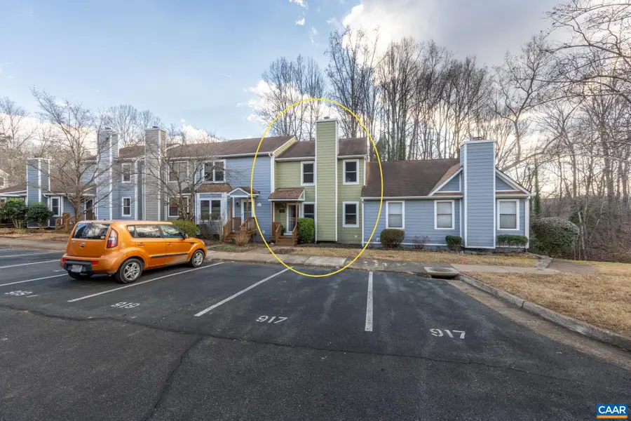 919 Stonehenge Rd, Charlottesville, VA 22901 - Image #3