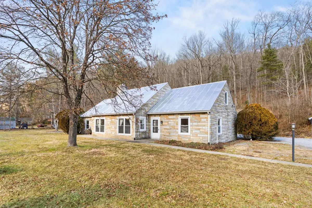 2193 Hankey Mountain Hwy, Churchville, VA 24421 - #1