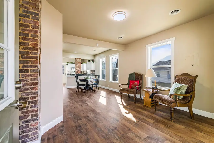 2401 Grafton St, Clifton Forge, VA 24422 - #3