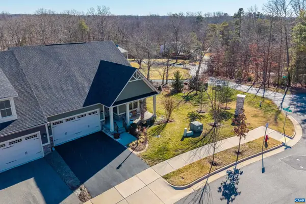 393 Winding Rd, Keswick, VA 22947