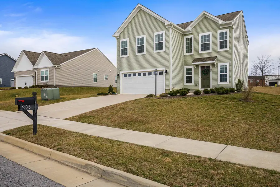 208 Oakbridge Dr, Waynesboro, VA 22980 - Image #2