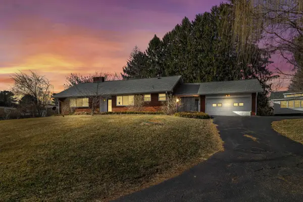 11 Aero Dr, Waynesboro, VA 22980