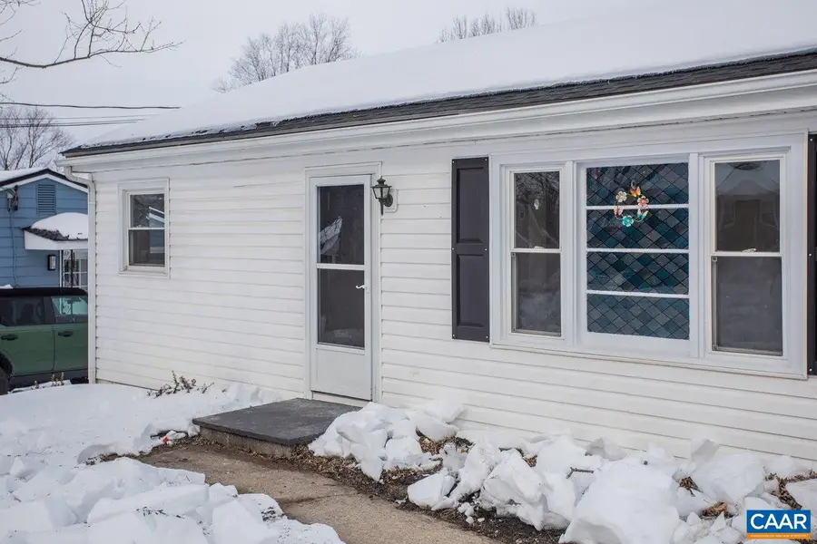 323 Driscoll St, Staunton, VA 24401 - #3