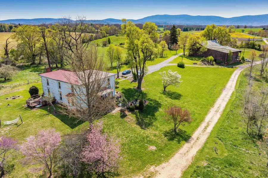 514 Lipscomb Rd, Stuarts Draft, VA 24477 - #2