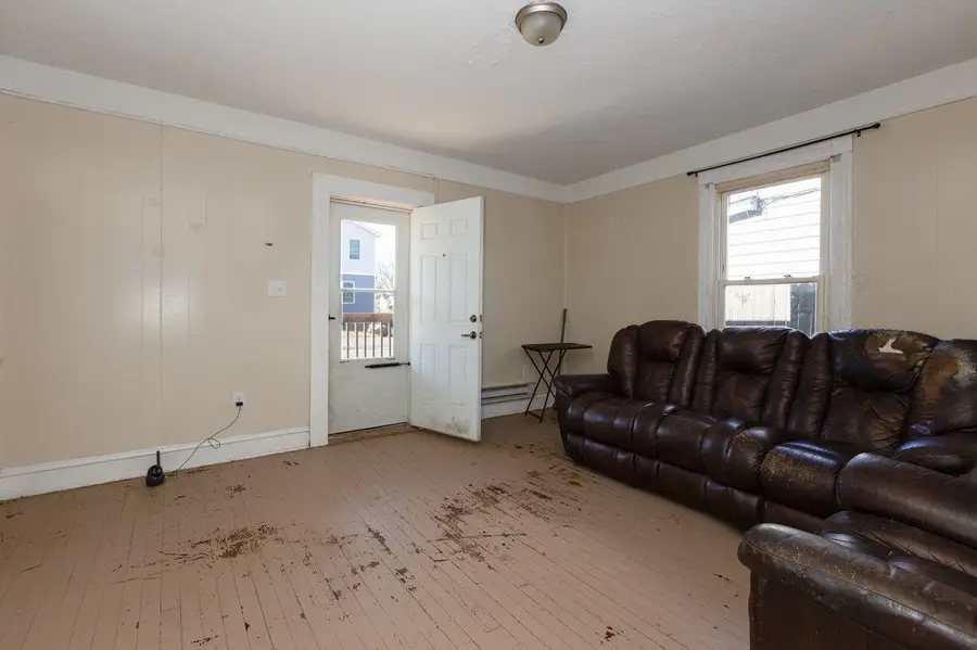 317 12th St W, Waynesboro, VA 22980 - #3