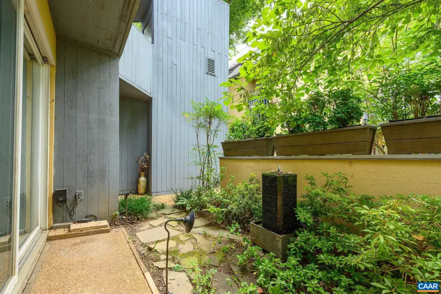 207 2nd St Nw, Charlottesville, VA 22902 - #2