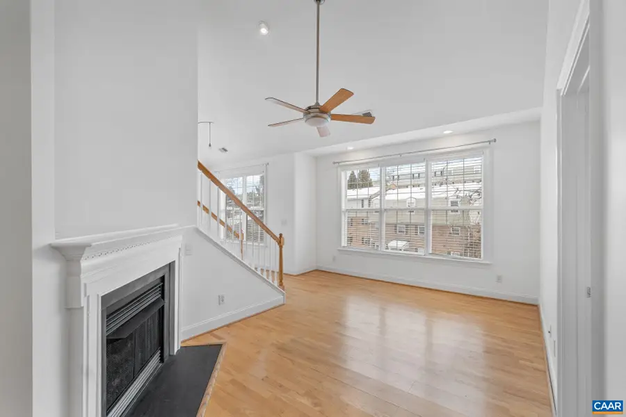 949 Glenwood Station Ln, Charlottesville, VA 22901 - #2