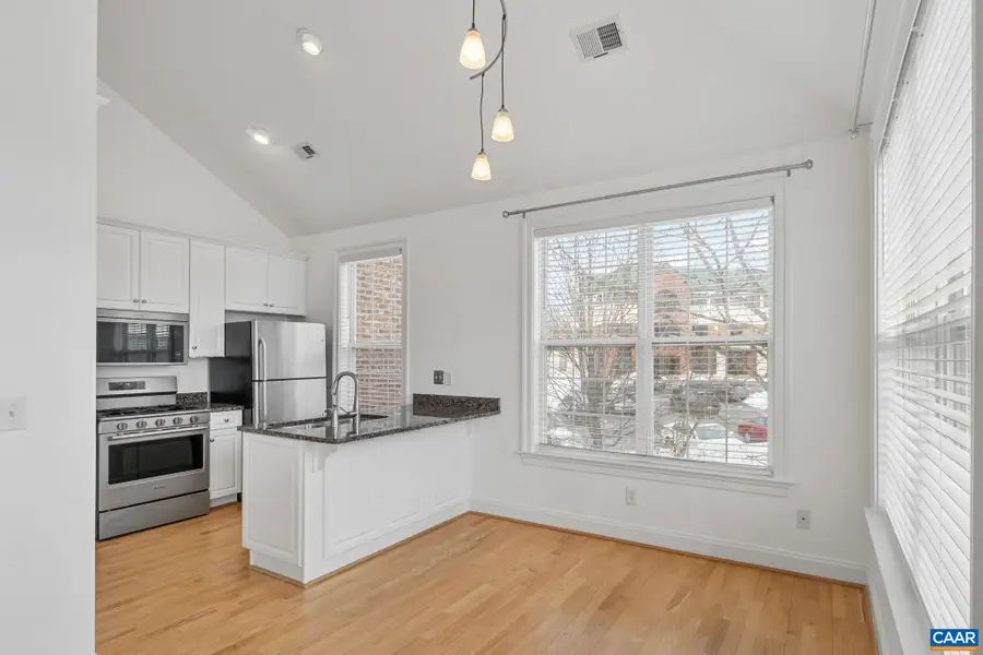 949 Glenwood Station Ln, Charlottesville, VA 22901 - #3