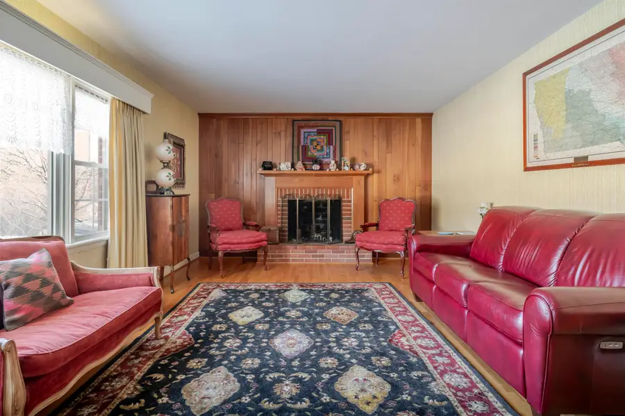 317 Windemere Dr, Staunton, VA 24401 - #2