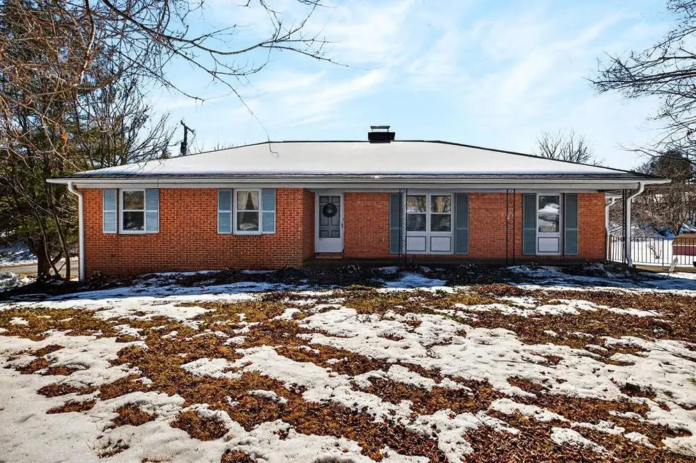 736 Middlebrook Rd, Staunton, VA 24401 - #1