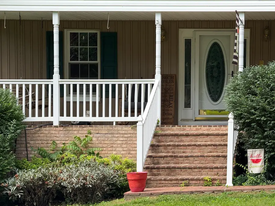 804 Oak Grove Church Rd, Waynesboro, VA 22980 - #2