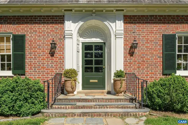 921 Rugby Rd, Charlottesville, VA 22903