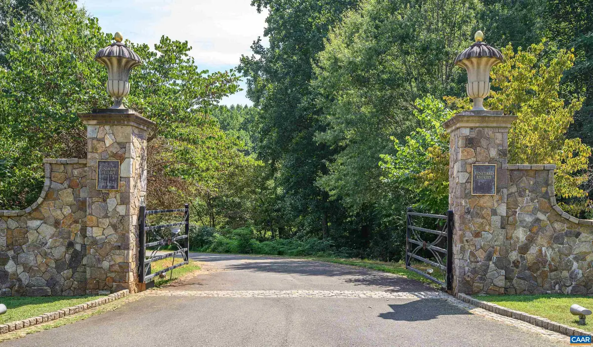 2621 Coopers Ln, Charlottesville, VA 22902 - #1