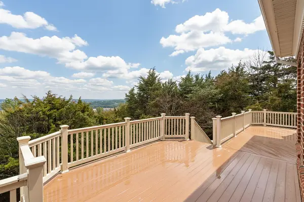 3 Walnut Valley Ln, Weyers Cave, VA 24486