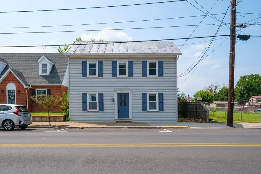 9525 Congress St S, New Market, VA 22844 - #2