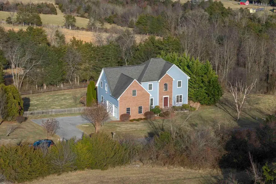 120 Skyhigh Ln, Lexington, VA 24450 - #2