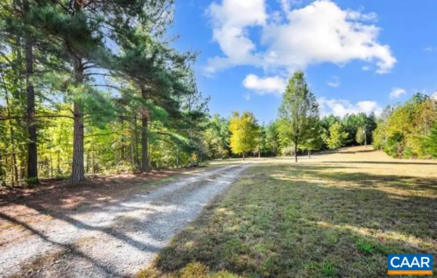 10239 Howardsville Rd, Howardsville, VA 24562 - #3