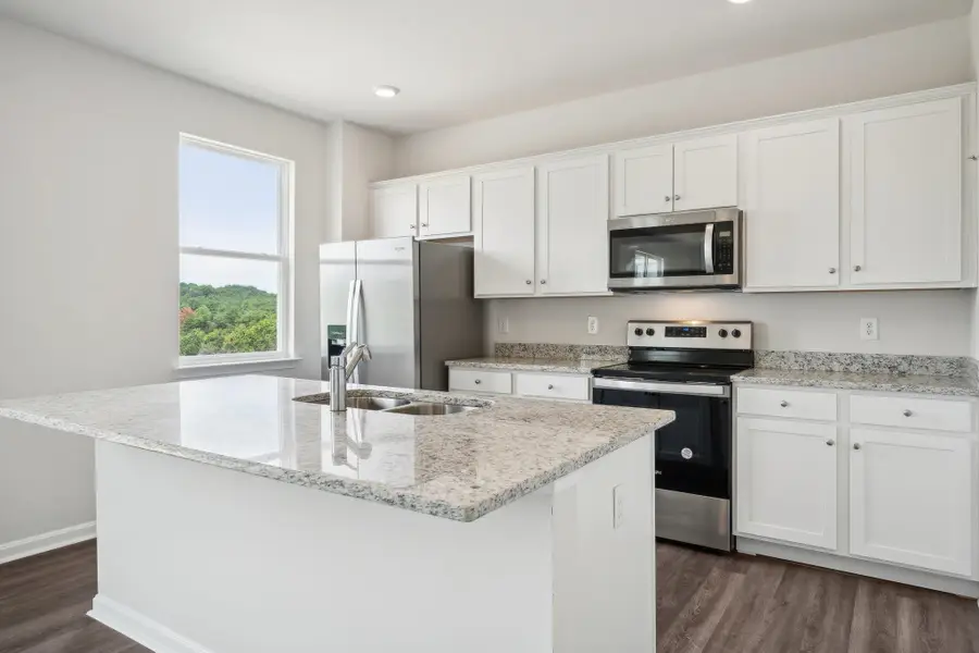 107 Fieldcrest Ln, Staunton, VA 24401 - #2