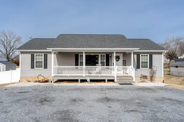 401 C St W, Elkton, VA 22827