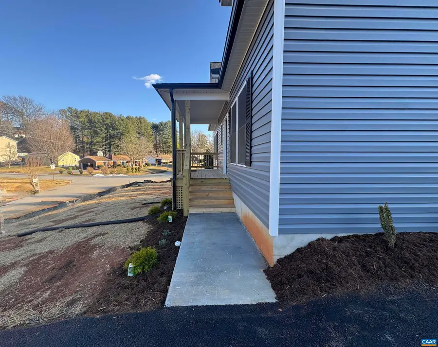 200 Robin Hood Rd, Staunton, VA 24401 - #3