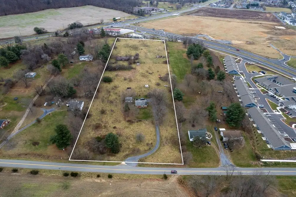 235 Boyers Rd, Massanetta Springs, VA 22801 - #1