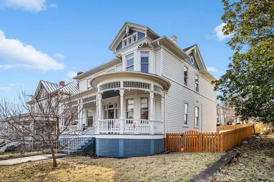 1012 Beverley St W, Staunton, VA 24401 - #3