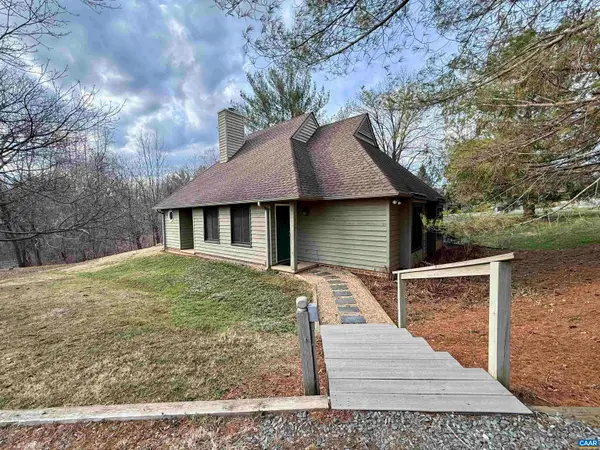 1026 Highlands Dr, Charlottesville, VA 22901